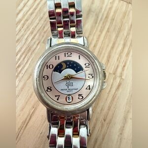 Vintage VGII ladies two tone moon phase watch NEW BATTERY